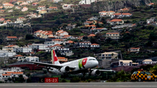 Imagem de Vento forte no Aeroporto da Madeira cancela e diverge aviões