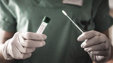 Imagem de Covid-19: Governo da Madeira reforça postos para testes de despiste no continente