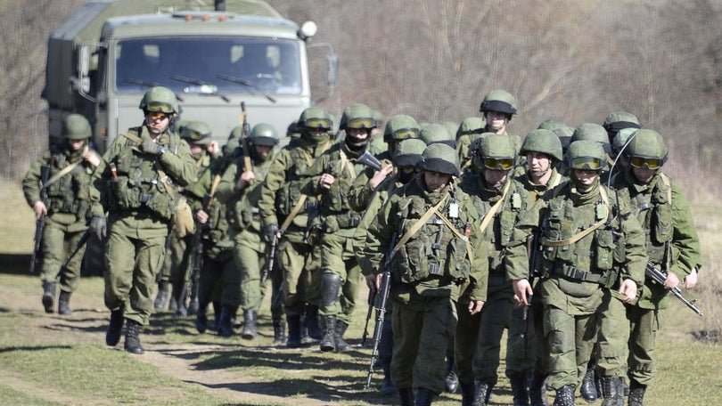 Rússia retira 10 mil soldados da fronteira