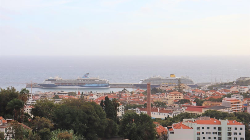 Imagem de Funchal recebeu três navios com mais de 4 mil pessoas