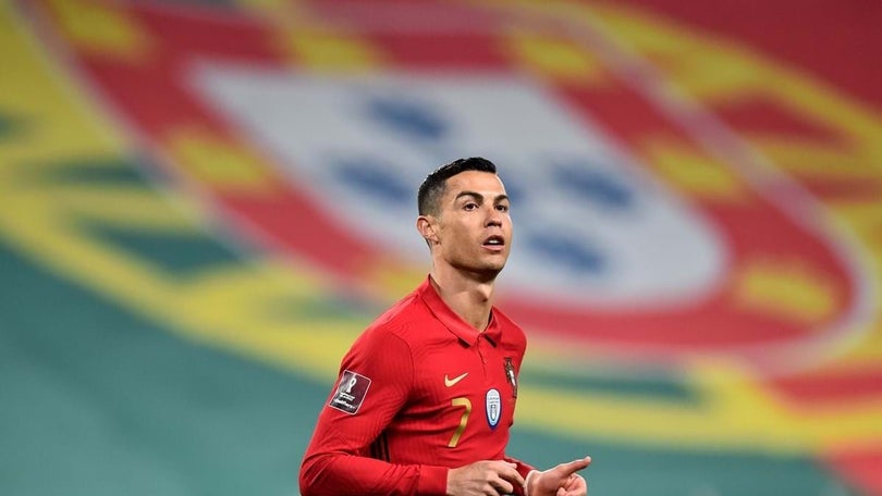 Imagem de Cristiano Ronaldo a um jogo da internacionalização 200