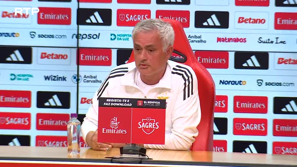 Imagem de José Mourinho voltou a dizer de forma muito clara que quer ficar no Benfica