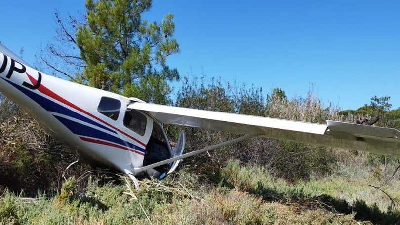 Aeronave faz aterragem de emergência em Setúbal