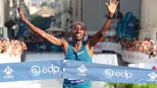 Imagem de Andualem Shiferaw vence pela terceira vez a Maratona de Lisboa