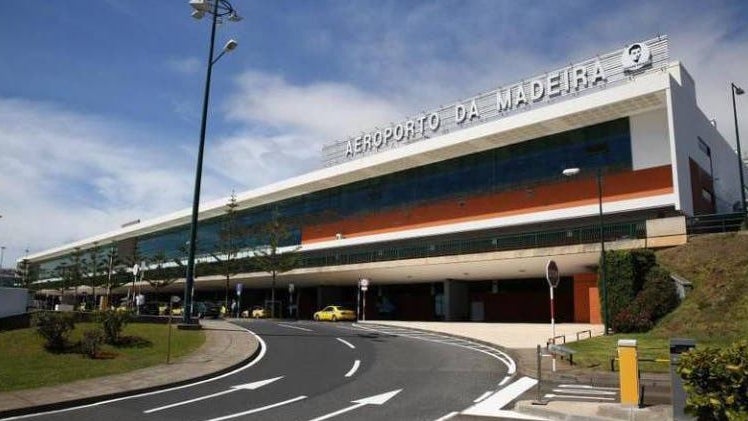 Apenas aterrou um dos últimos 15 voos no Aeroporto da Madeira