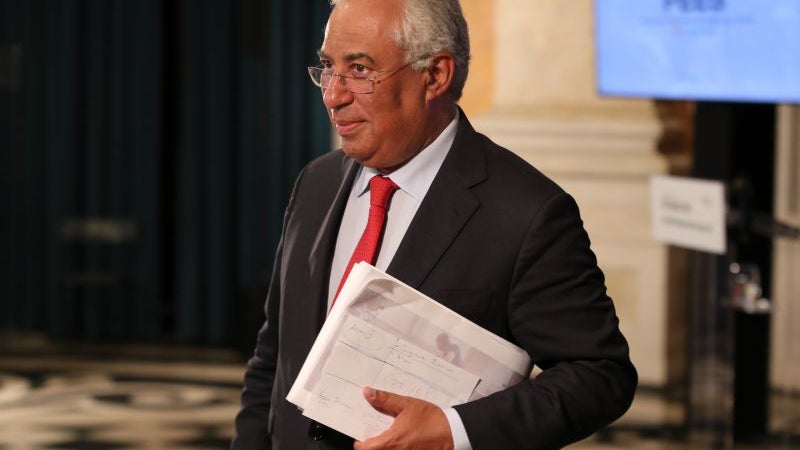 Covid-19: António Costa admite punir organizadores e participantes em festas ilegais