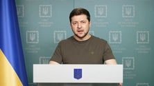 Imagem de Zelensky pede boicote às exportações russas