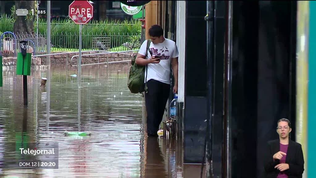 Cheias em Porto Alegre. Chuva não para e nível da água volta a subir