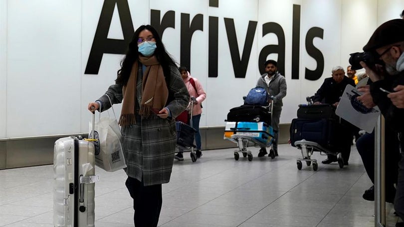 Imagem de Covid-19: Bastonário dos Médicos defende medidas mais restritivas nos aeroportos