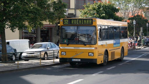 Covid-19: Madeira apela a jovens e idosos para não utilizarem transportes públicos