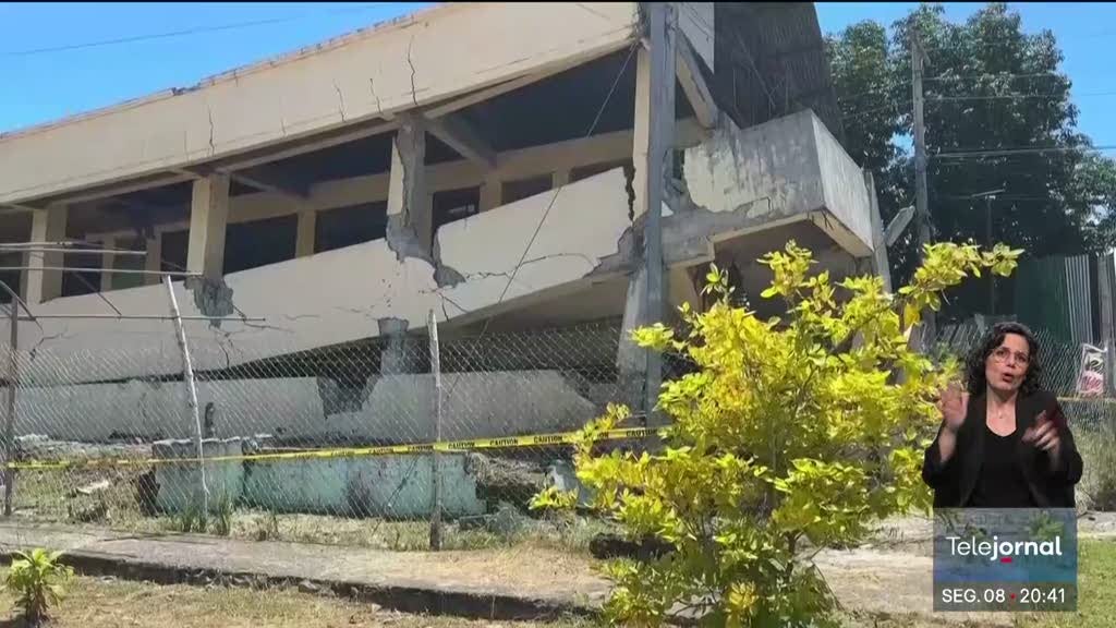Sismo fez dezenas de mortos e mais de cem feridos 