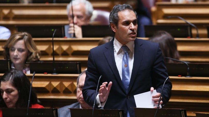 Carlos Pereira regressa à Assembleia da República