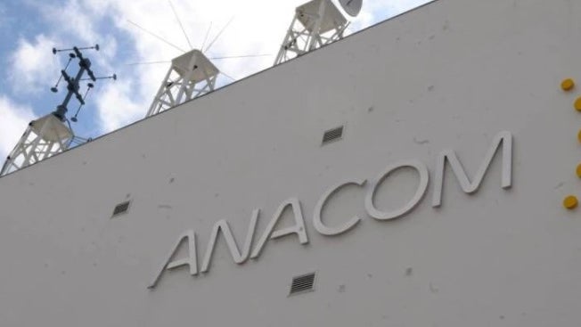 Anacom aprova redução de 13% nos preços dos circuitos Continente-Açores-Madeira
