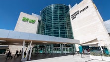 Imagem de ANA financia isolamento de hospitais e escolas para diminuir ruído dos aviões em Lisboa e Loures