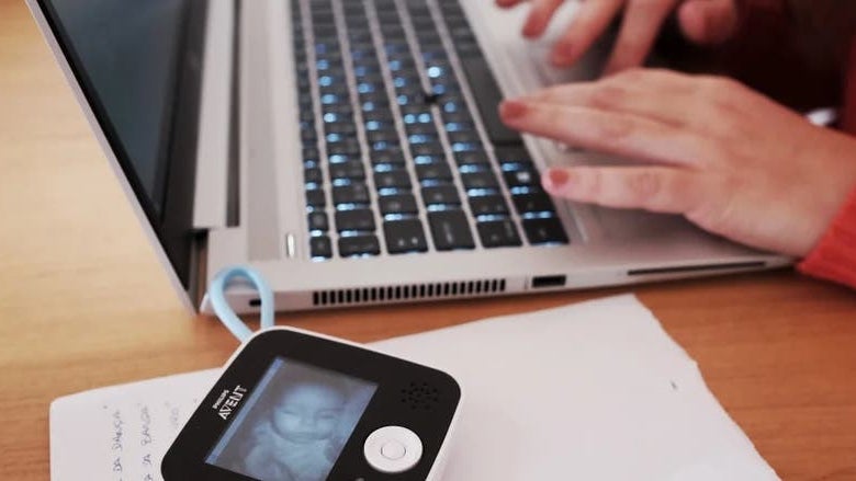Imagem de Trabalhadores em teletrabalho têm de ir à empresa de dois em dois meses