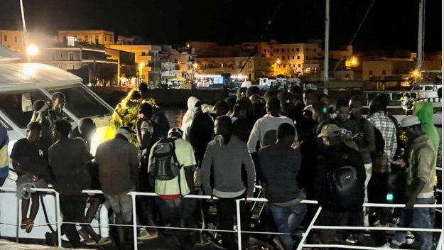 Imagem de Quase 4.000 migrantes enchem Lampedusa