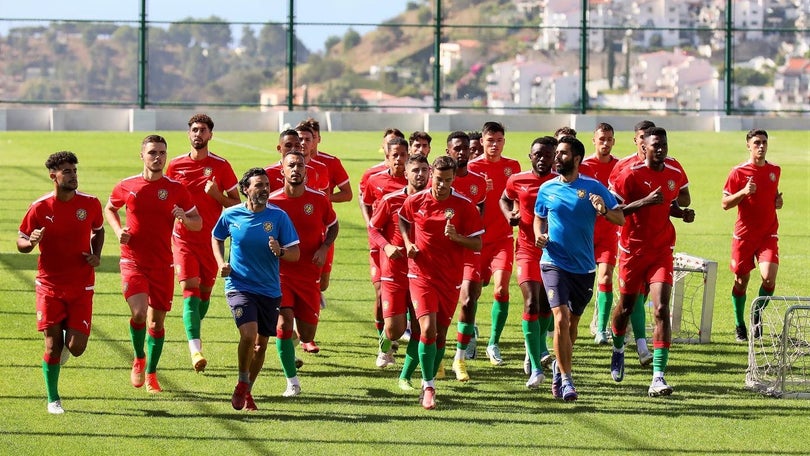 Benfica defende liderança frente a um Marítimo em crise