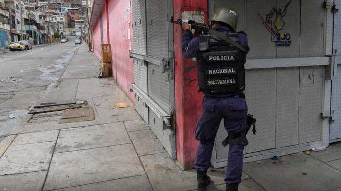 Imagem de Venezuela: Polícias detidos por execução de jovem