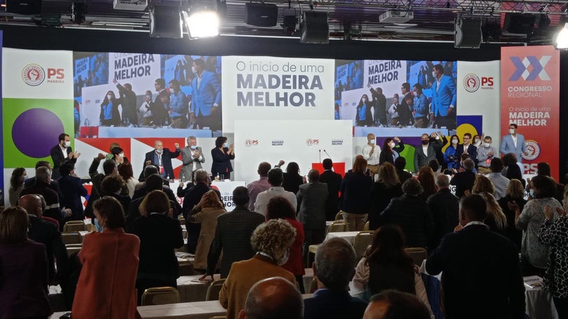 Imagem de Moção aprovada por unanimidade e aclamação