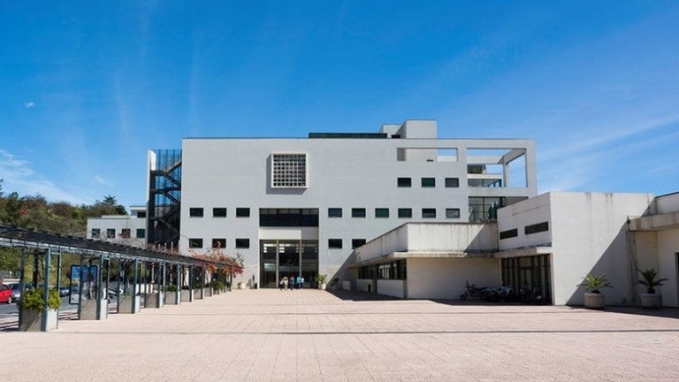 Imagem de Publicado diploma que recomenda mais apoios para universidades insulares
