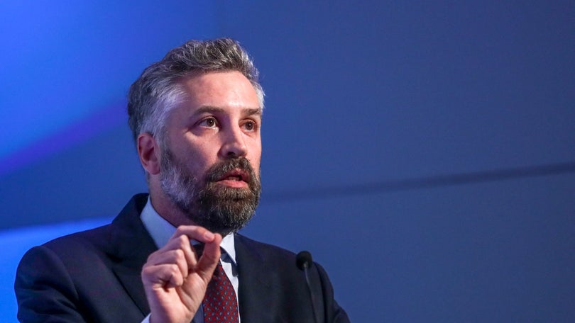 Imagem de Ministro diz que TAP não é tema polémico e defende aposta semelhante à da ferrovia