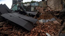 Imagem de Desmoronamento de prédio na Índia deixa pelo menos 70 desaparecidos