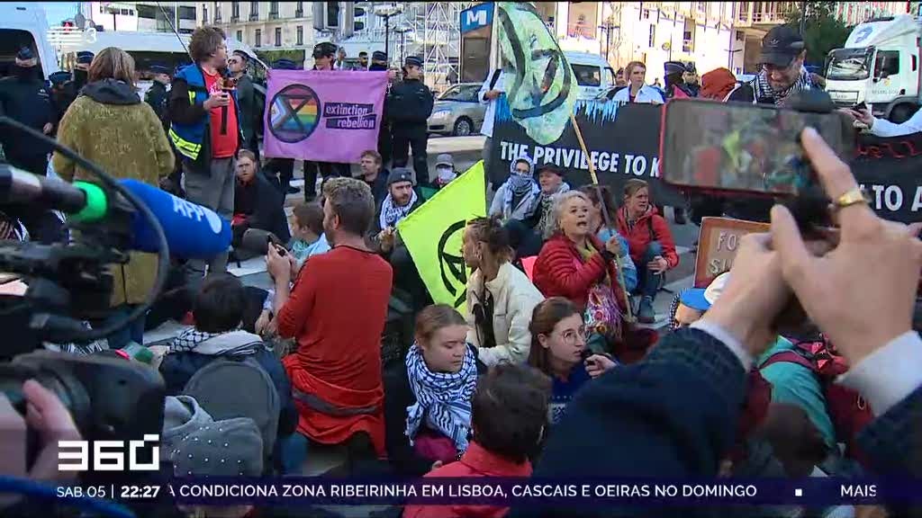 Manifestantes pelo clima agitaram a capital belga