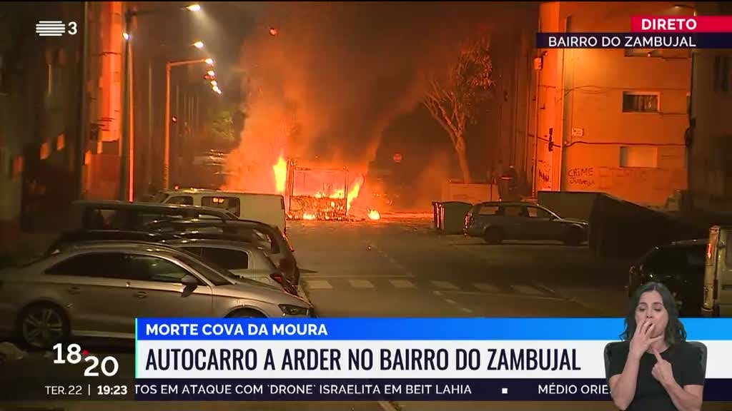 Cova da Moura. Autocarro incendiado no bairro do Zambujal