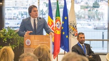 Imagem de Substituição dos cabos submarinos de comunicações atrasados (áudio)