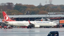 Imagem de Homem armado com filha obriga aeroporto de Hamburgo a permanecer encerrado