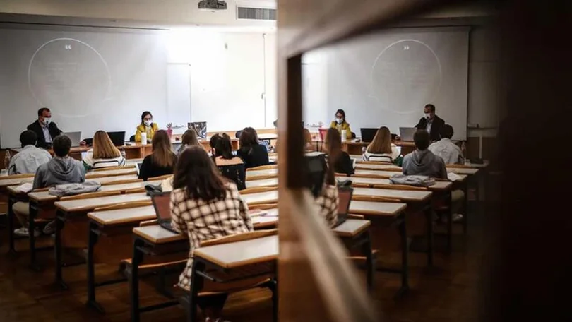 Há 54 mil vagas no ensino superior e mais 82 lugares nos cursos mais difíceis