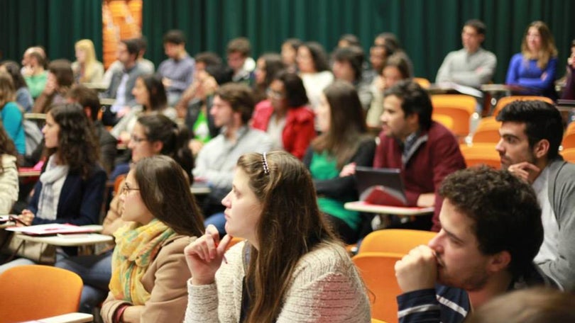 Escolas sabiam desde março a data da época especial de exames