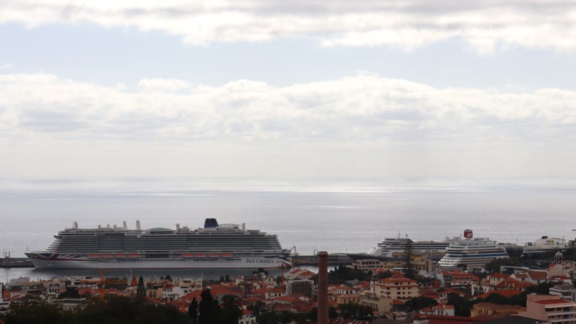 Imagem de Porto do Funchal com lotação esgotada