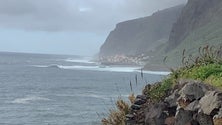 Imagem de Ondulação forte atrai surfistas (áudio)