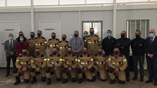 Imagem de Homens e helicóptero evitam incêndios (Vídeo)