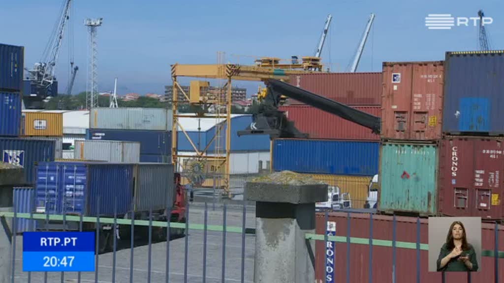 FMI estima d�fice portugu�s a triplicar