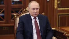 Imagem de Putin acusa Ocidente de «roubo» de bens russos