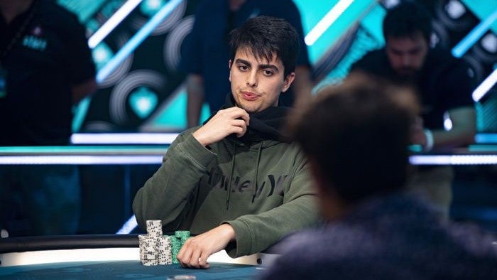 Imagem de Jovem madeirense vence prémio milionário nas Bahamas
