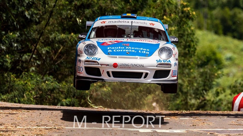 Imagem de Paulo Mendes fora do Campeonato Regional de ralis de 2017 com o Porsche