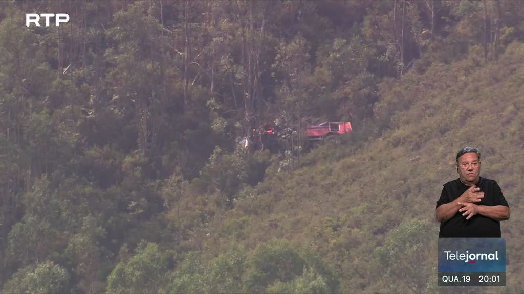 Imagem de Incêndio em Arouca. Várias aldeias na linha do fogo