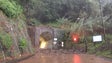 Imagem de Mau tempo: Derrocada junto ao túnel que liga o Arco de São Jorge e a Boaventura