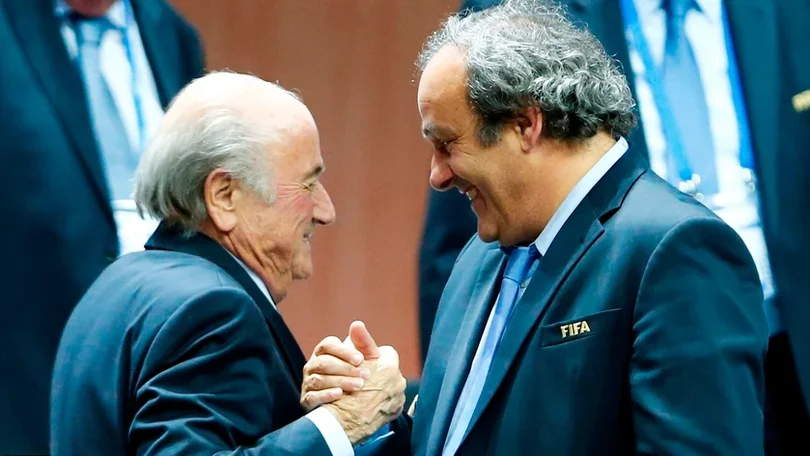 Procuradoria pede um ano e oito meses de pena suspensa para Blatter e Platini