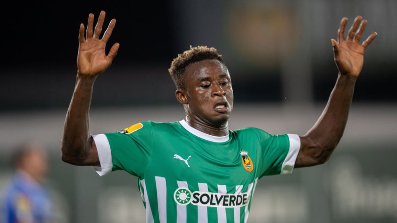 Imagem de Porto surpreendido pelo Rio Ave