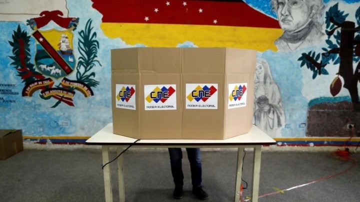 Venezuela: Alargado prazo de apresentação de candidaturas às eleições de novembro
