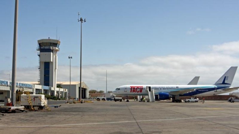 Cabo Verde concessiona aeroportos ao grupo Vinci