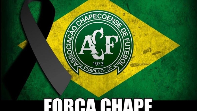 A CHAPECOENSE, NOSSA ACADEMIA E AS SIMETRIAS
     Deonísio da Silva