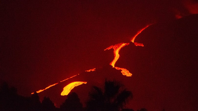 Imagem de Cumbre Vieja com novo ponto eruptivo