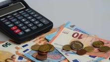 Imagem de Empresas com apoio à retoma caem quase 60%