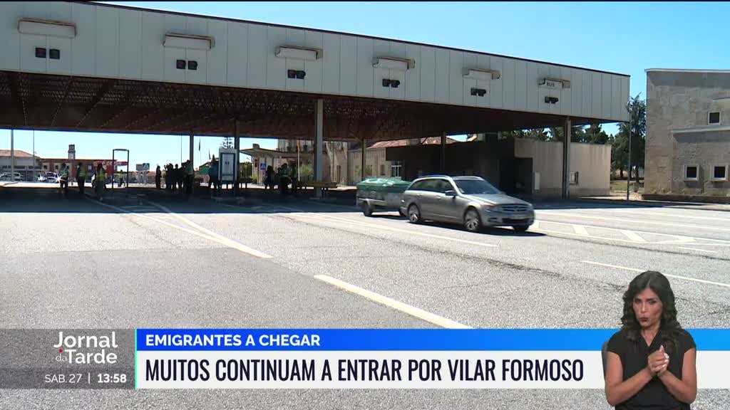 Emigrantes continuam a regressar por Vilar Formoso para férias em Portugal
