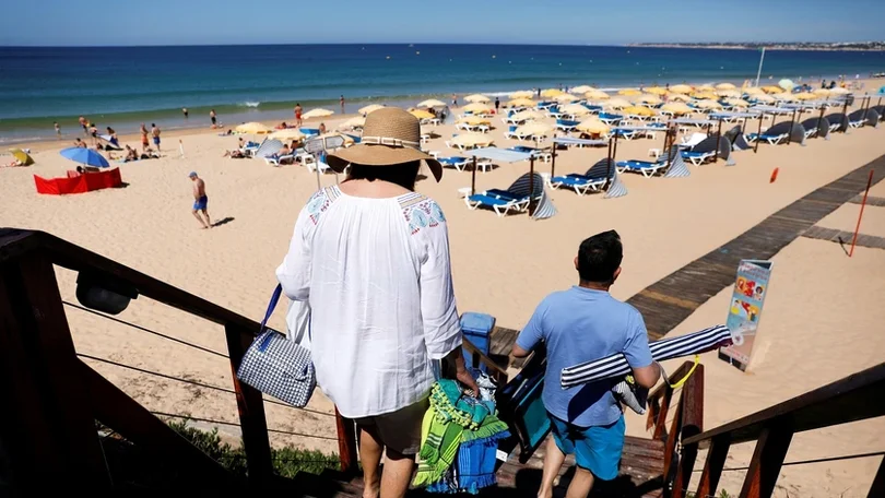 Turistas em Portugal sobem 48,4% em 2021 face a 2020, mas ficam 61% abaixo de 2019